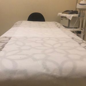 Meet your Posher, Amna